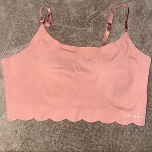 Danskin Women's Scallop Edge Laser Pullover Bra 3-Pack. Color:brown/medium tan.